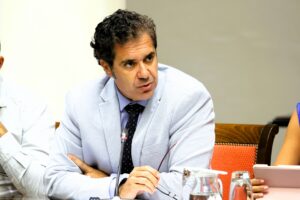 El portavoz adjunto de ASG en el Parlamento de Canarias, Jesús Ramos, interviene en la Cámara autonómica