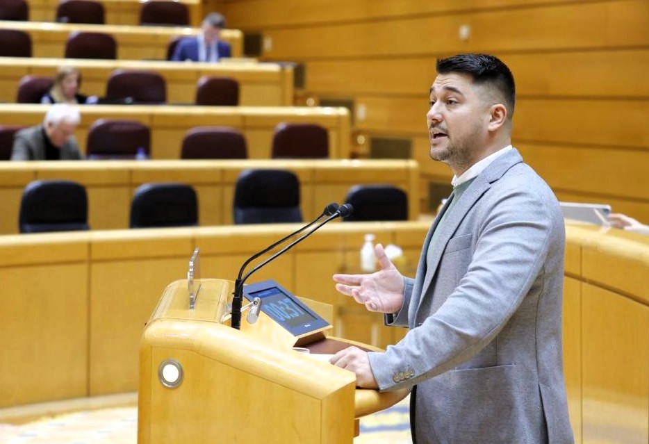 El senador de ASG, Fabián Chinea, interviene en la Cámara Alta
