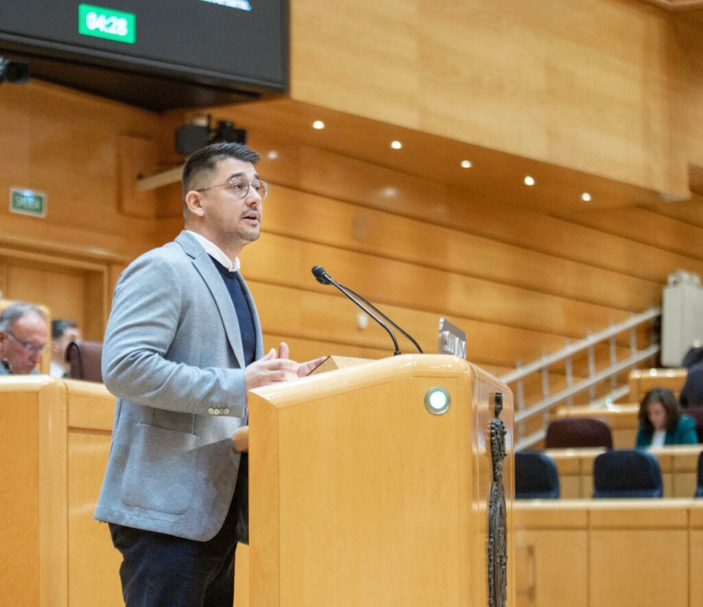 El senador de ASG, Fabián Chinea, interviene en la Cámara Alta