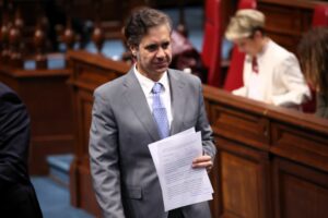 Jesús Ramos, portavoz adjunto del Grupo Parlamentario ASG, en el Salón de Plenos de la Cámara autonómica