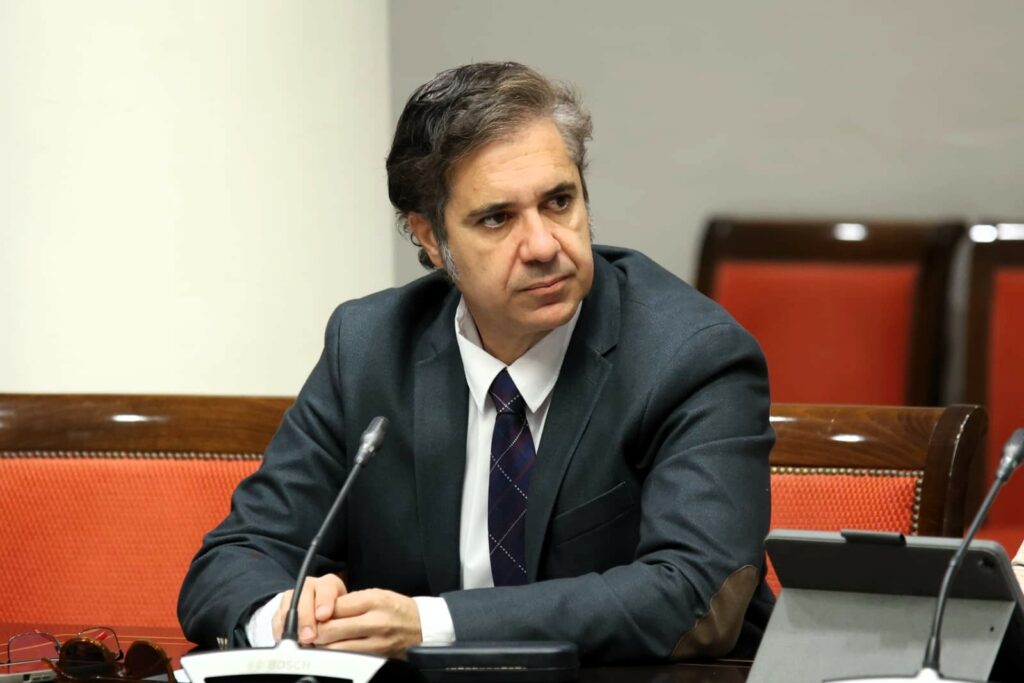 Jesús Ramos, portavoz adjunto del Grupo Parlamentario ASG, durante la Cámara autonómica