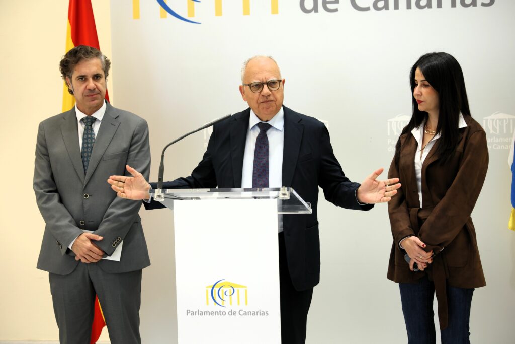 Los tres parlamentarios de ASG, Jesús Ramos, Casimiro Curbelo y Melodie Mendoza, intervinieron en el Debate sobre el Estado de la Nacionalidad Canaria