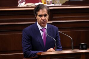 El portavoz adjunto del Grupo Parlamentario Agrupación Socialista Gomera, Jesús Ramos, interviene en la Cámara autonómica